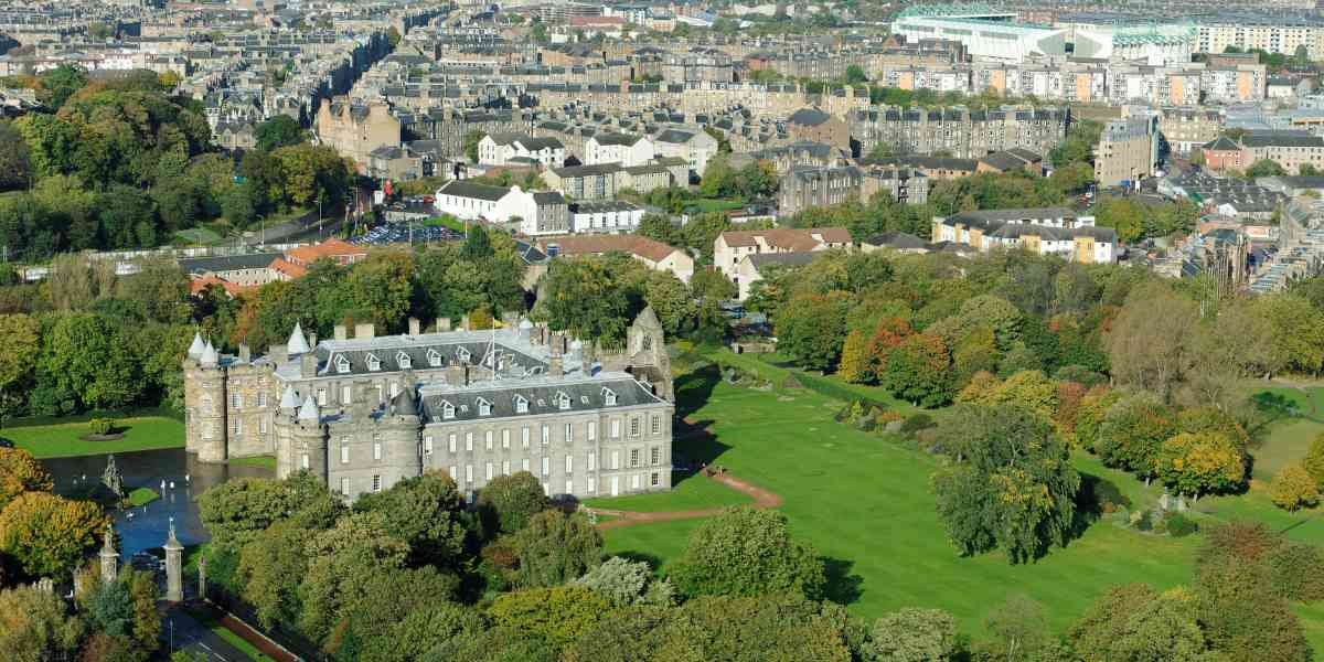 greatlittlebreaks things to do in edinburgh holyrood palace